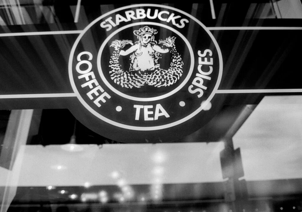スタバのマークが怖いと言われる理由